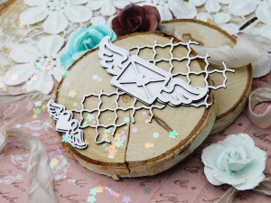 Tekturka "Kochaj" - Koperta, serce - tło siatka