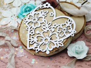 Tekturka "Kochaj" - Serce z kwiatami