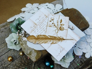 Tekturka "Wspomnienia" - Kompozycja: pióro, listy