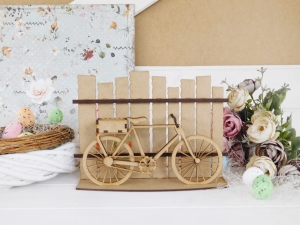 HDF - Wiosna 2025 - Rower przy płocie