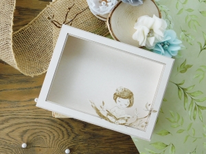 Tekturka - Mądre dzieci - Shadow Box - Dziewczynka Renatka na gałęzi